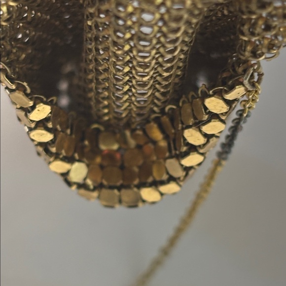Vintage 70’s Gold Mesh Coin Purse Necklace - Picture 6 of 15